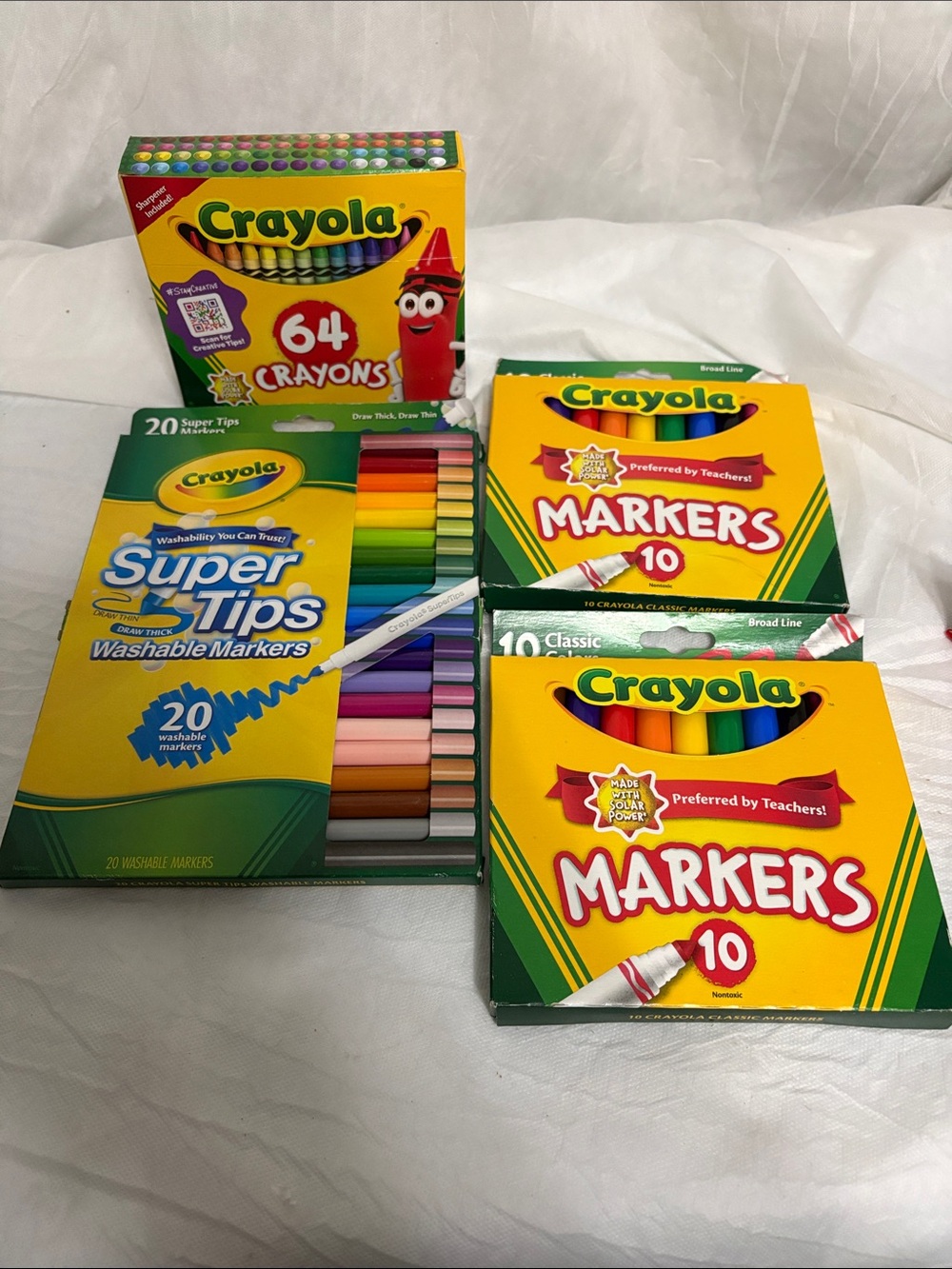 Crayola Color Markers & Crayons bundle of 4